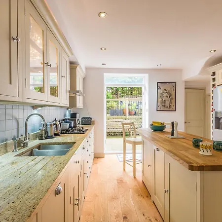 Large Family In Fulham London