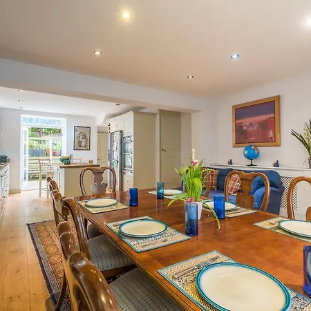 Large Family In Fulham * London