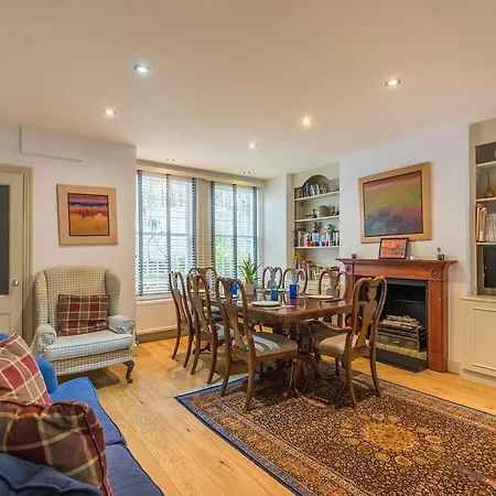 Large Family In Fulham