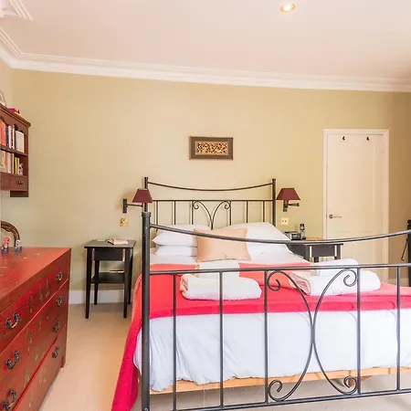 Large Family In Fulham Holiday home