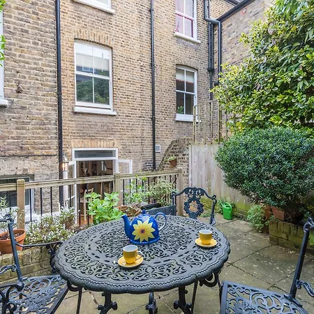 Large Family In Fulham *