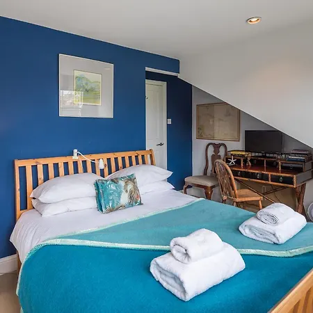 Large Family In Fulham * London