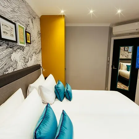Oliver Plaza Hotell