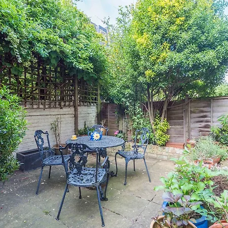 Large Family In Fulham Holiday home *