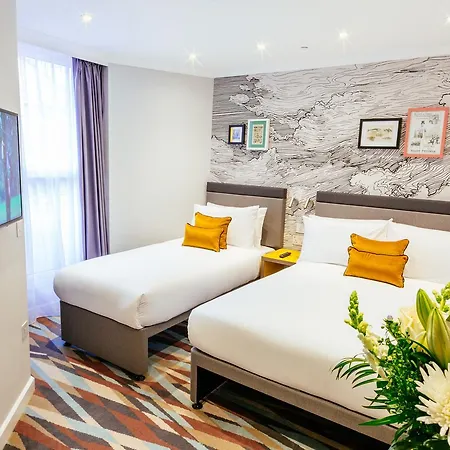 Hotell Oliver Plaza 4*