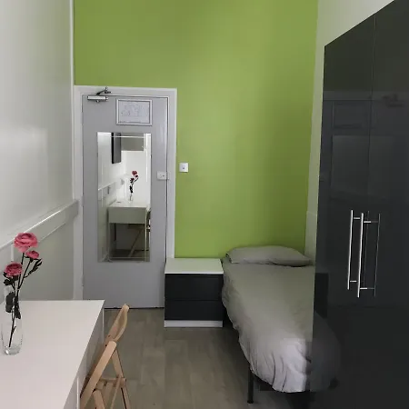 Hostel New Mansion House