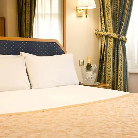 Western Burns Kensington 3*