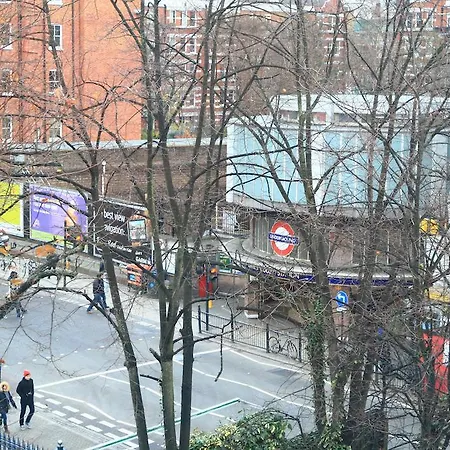 Earls Court 2*