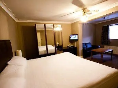 Otel Rossmore 2*