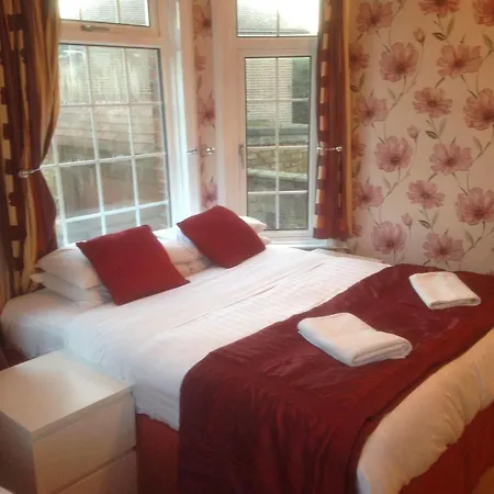 The Bridge House Pensjonat 2*