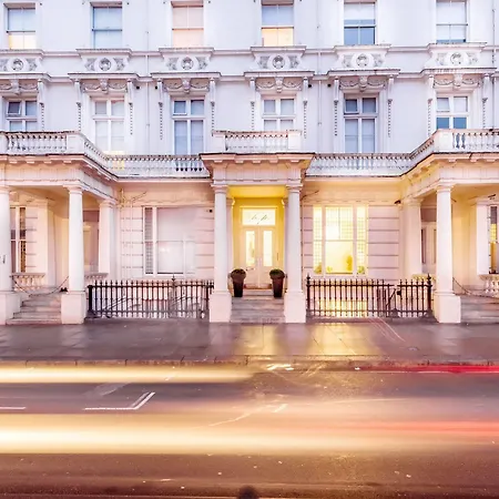 Hyde Park Executive Aparthotel 4*