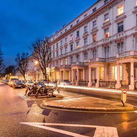 Hyde Park Executive Aparthotel 4*