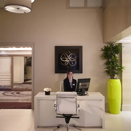 Отель Thistle Euston Лондон