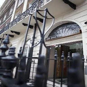 Rose Court Hotell 3*