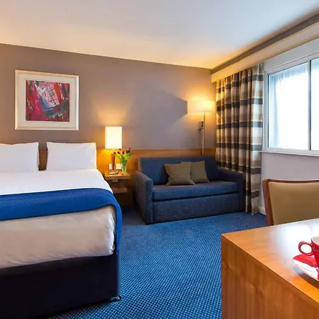 Leonardo London Heathrow Airport 4*