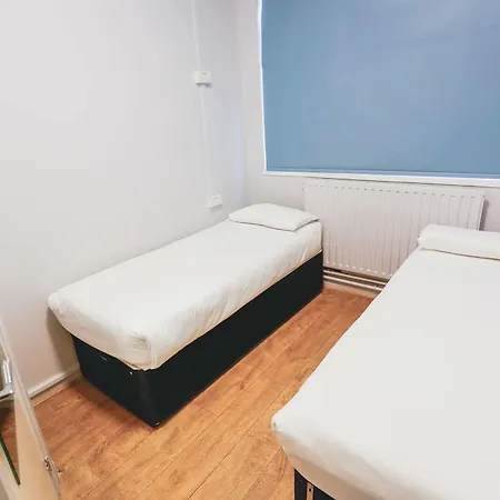 Via Limehouse Hostel