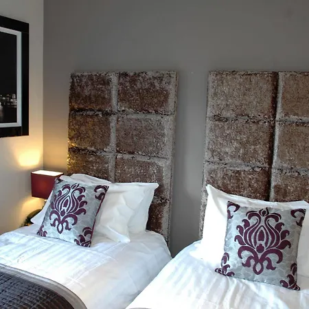 Heathrow 4* Hounslow