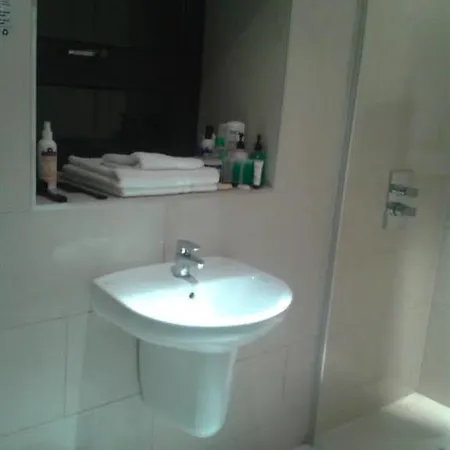 Heathrow Hotel 4*