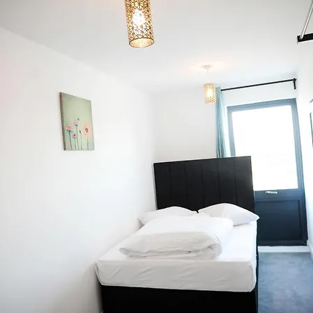 Canary Heights 3* London