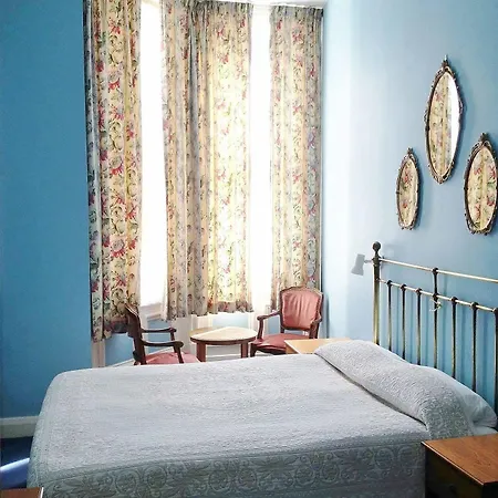 Merlyn Court 2*