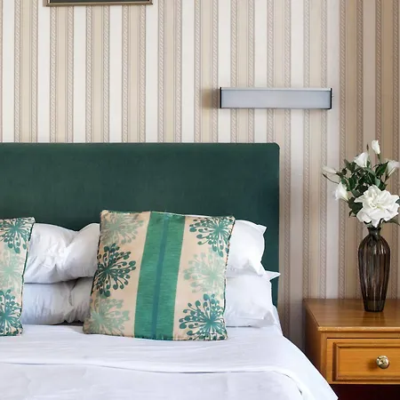 The Columbia Hotel 3*
