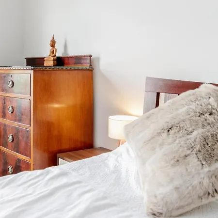 Apartment Wilton Road London
