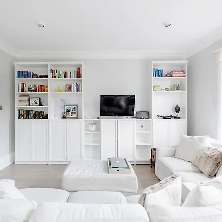 Apartment Wilton Road London