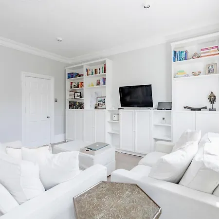 Apartment Wilton Road London