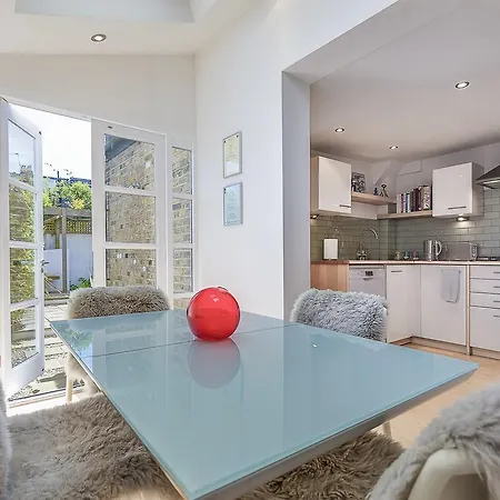 Veeve - Style In Wimbledon 아파트