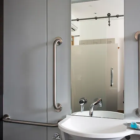 Hotel The Z Tottenham Court Road 3*