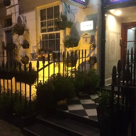 Surtees Guest house London