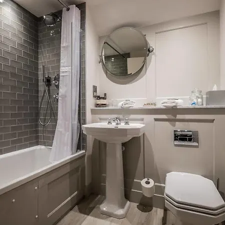 Hotel Coach & Horses