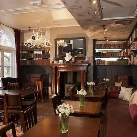 Coach & Horses