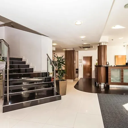 Ambassadors Hotel 3*