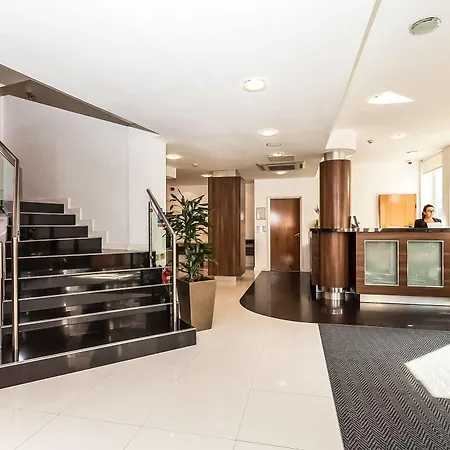 Hotel Ambassadors 3*