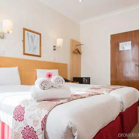 Hotell Oliver Plaza 4*