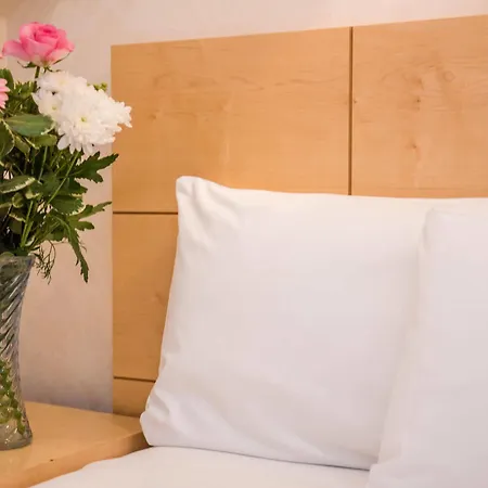Oliver Plaza 4*