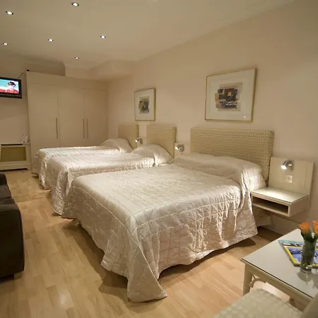 Amsterdam Hotel 2*
