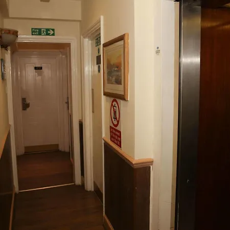 Gasthof Holland Court 3*