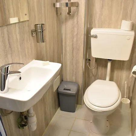 Guest house Macdonald London