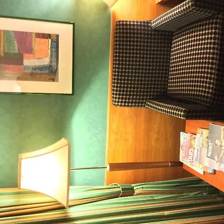 Hotel Leonardo London Heathrow Airport 4*