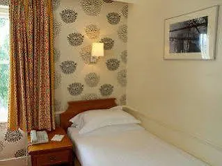 Umi Hotel 3*