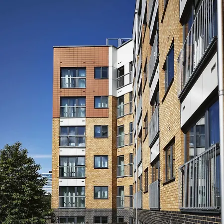 Aparthotel Marlin Stratford