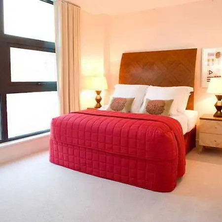 Aparthotel Marlin Stratford 4*