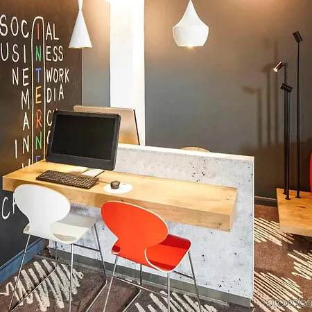 Ibis Stratford