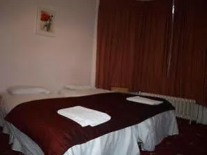 Chelsea House - 2*