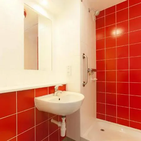 Hotel Travelodge Waterloo 3*
