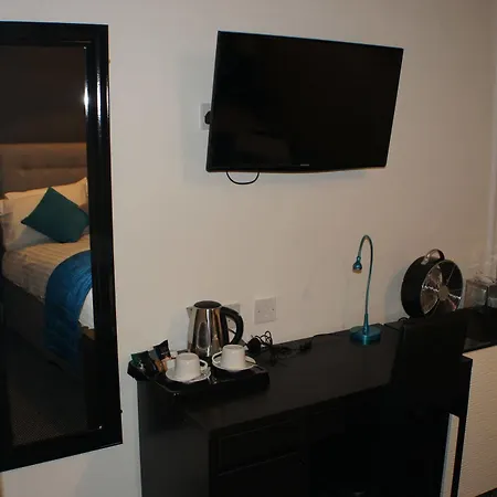Hotel Grand Junction Arms London