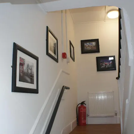 Grand Junction Arms Hotel London