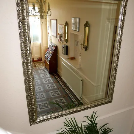 Five Kings Bed & Breakfast 2*